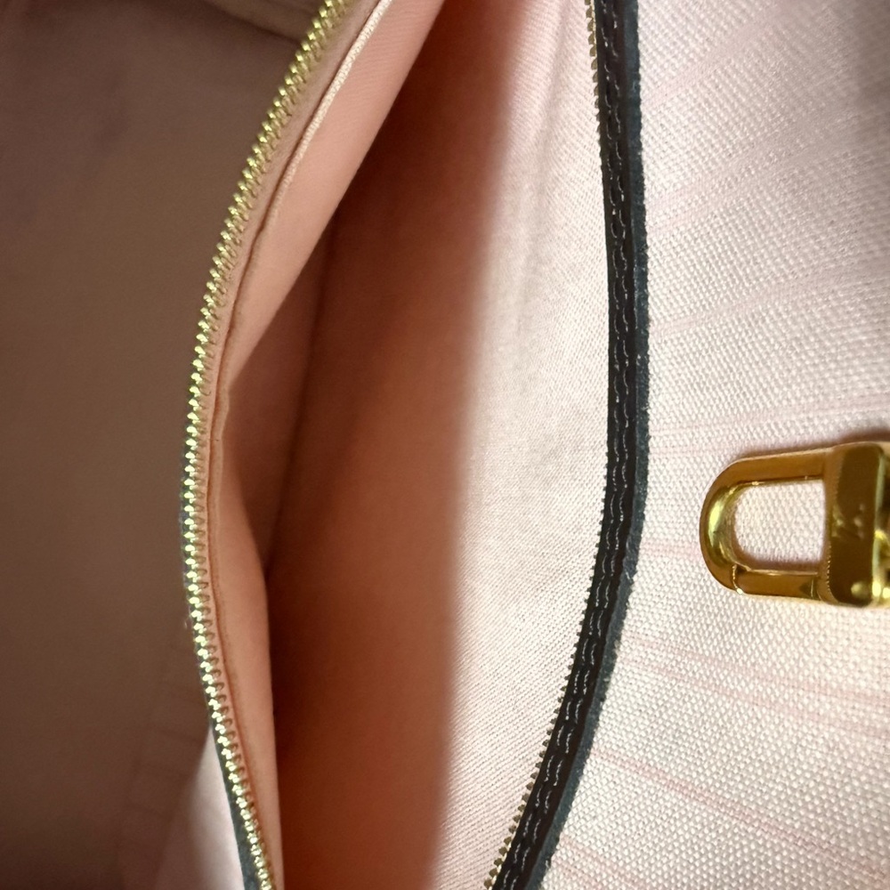 Louis Vuitton Neverfull MM - Picture 12 of 13